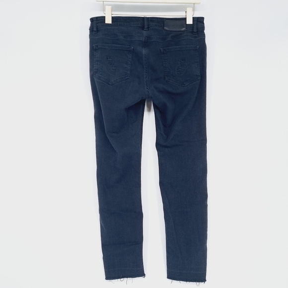 Escada Sport Black Distressed Jegging Cropped‎ Size 36 = US 6 - Picture 4 of 10